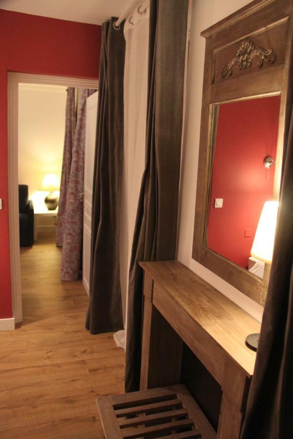 Bed and Breakfast Les Toits De Paris Exterior foto
