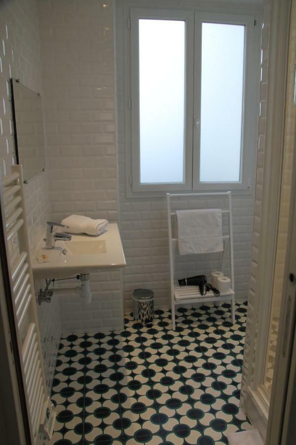 Bed and Breakfast Les Toits De Paris Exterior foto