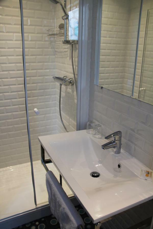 Bed and Breakfast Les Toits De Paris Exterior foto