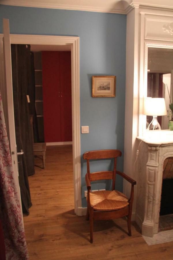 Bed and Breakfast Les Toits De Paris Exterior foto