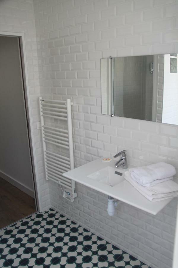 Bed and Breakfast Les Toits De Paris Exterior foto